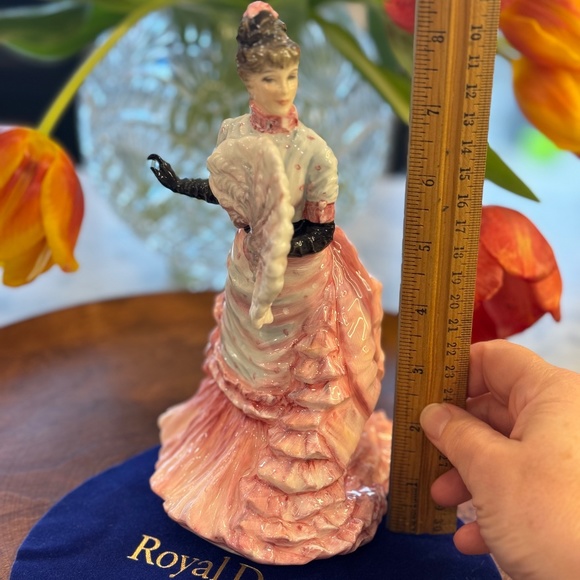 Royal Doulton Pretty Ladies "L'Ambitieuse" HN 3359 #844 of 5000 vintage 1991. - Picture 6 of 7